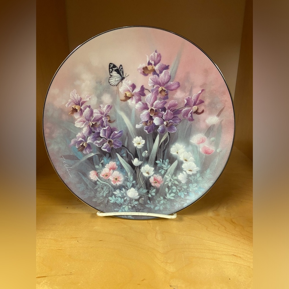 EDWIN KNOWLES PEARL LUSTER COLLECTABLE PLATE by TAN CHUN CHIU